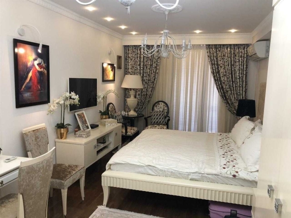 Дава се под наем Двустаен апартамент в Бургас, Център - 57 кв.м за 255 € - Снимка #1