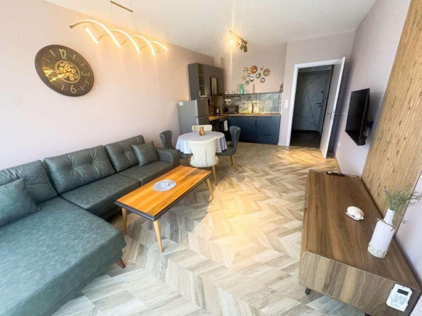 Дава се под наем Двустаен апартамент в к.к. Св.Св. Константин и Елена - 65 кв.м за 698.19 € - Снимка #1