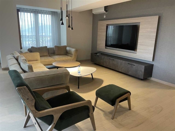 Дава се под наем Двустаен апартамент в Бургас, Център - 67 кв.м за 229.5 € - Снимка #1