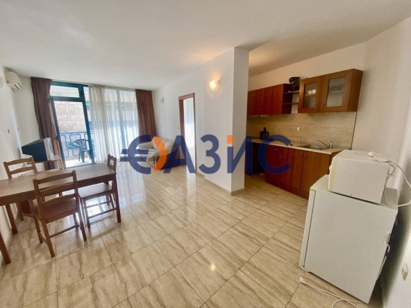 Двустаен апартамент в к.к. Слънчев бряг - 70 кв.м за 656 €/кв.м - Снимка #1