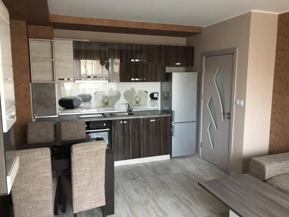 Дава се под наем Двустаен апартамент в Пловдив, Кършияка - 65 кв.м за 408 € - Снимка #1