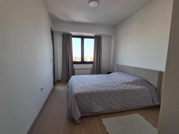 Дава се под наем Двустаен апартамент в Бургас, Славейков - 68 кв.м за 204 € - Снимка #1