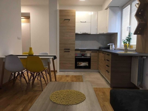 Дава се под наем Двустаен апартамент в Бургас, Лазур - 67 кв.м за 178.5 € - Снимка #1