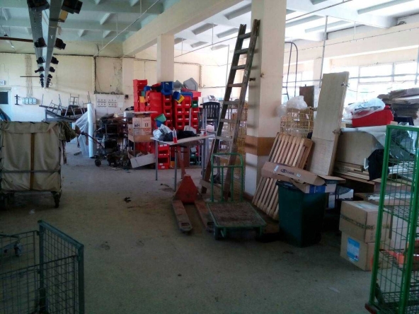 Промишлена сграда в с. Лиляк, Област Търговище - 1200 кв.м за 349 €/кв.м - Снимка #1