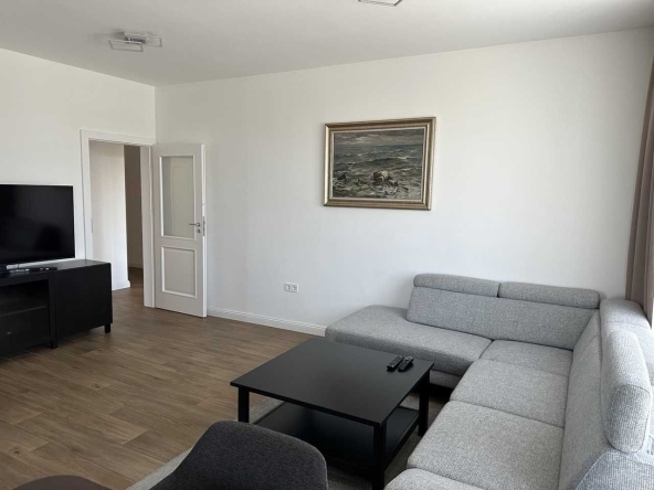 Дава се под наем Тристаен апартамент в София, Зона Б-18 - 130 кв.м за 1246.44 € - Снимка #1