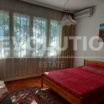 Дава се под наем Четиристаен апартамент в Варна, Център - 130 кв.м за 612 € - Снимка #1
