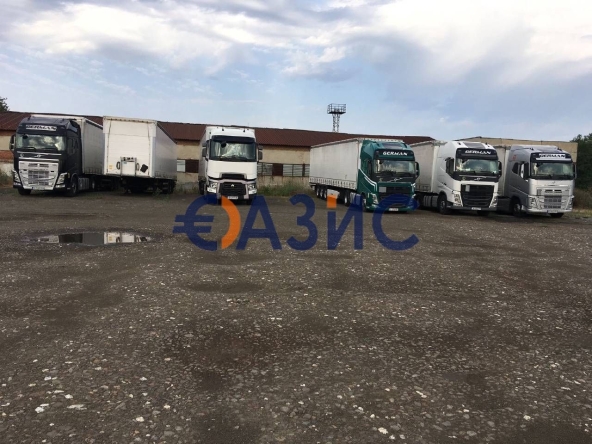 Заведение в Карнобат - 10000 кв.м за 88 €/кв.м - Снимка #1