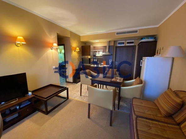 Двустаен апартамент в к.к. Слънчев бряг - 70 кв.м за 634 €/кв.м - Снимка #1