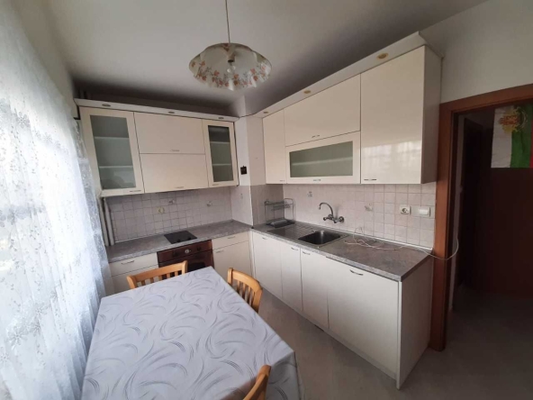 Дава се под наем Двустаен апартамент в София, Надежда 1 - 68 кв.м за 663 € - Снимка #1