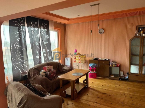 Дава се под наем Тристаен апартамент в Пловдив, Христо Смирненски - 146 кв.м за 350 € - Снимка #1