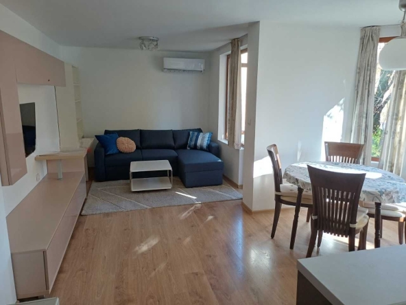 Дава се под наем Двустаен апартамент в София, Витоша - 60 кв.м за 598.23 € - Снимка #1
