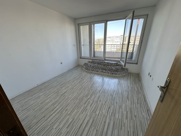 Дава се под наем Двустаен апартамент в Бургас, Славейков - 50 кв.м за 328.95 € - Снимка #1