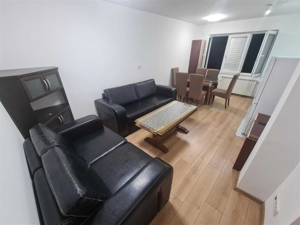 Дава се под наем Двустаен апартамент в Бургас, Братя Миладинови - 53 кв.м за 178.5 € - Снимка #1