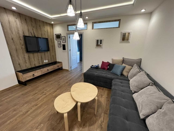 Дава се под наем Тристаен апартамент в Пловдив, Тракия - 110 кв.м за 498.27 € - Снимка #1