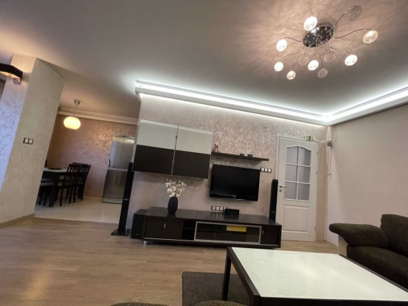 Тристаен апартамент в Пловдив, Каменица 1 - 89 кв.м за 1009 €/кв.м - Снимка #1