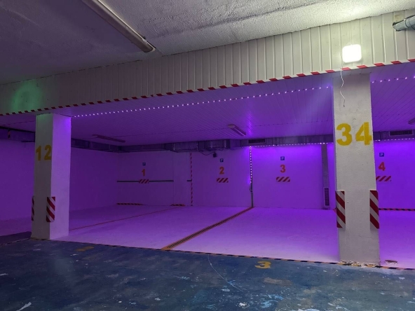 Дава се под наем Гараж / Паркомясто в Варна, Център - 78 кв.м за 127.5 € - Снимка #1