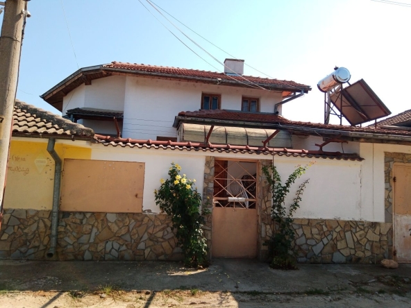 Дава се под наем Етаж от къща в с. Копринка, Област Стара Загора - 115 кв.м за 255 € - Снимка #1