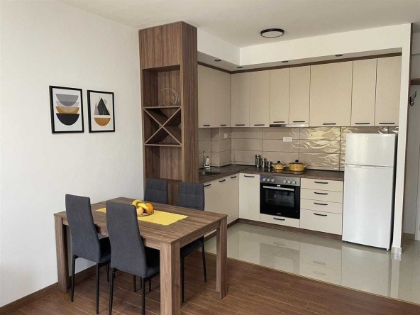 Дава се под наем Двустаен апартамент в Бургас, Изгрев - 57 кв.м за 255 € - Снимка #1