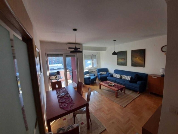 Дава се под наем Двустаен апартамент в Бургас, Възраждане - 56 кв.м за 239.7 € - Снимка #1