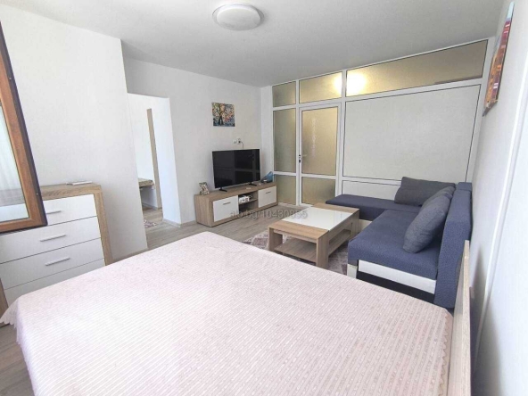 Дава се под наем Двустаен апартамент в Бургас, Братя Миладинови - 55 кв.м за 398.82 € - Снимка #1