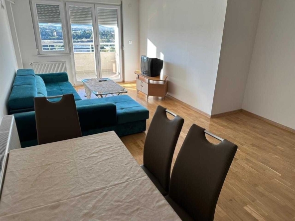 Дава се под наем Двустаен апартамент в Бургас, Център - 50 кв.м за 255 € - Снимка #1