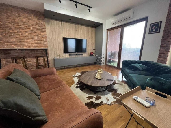 Дава се под наем Двустаен апартамент в София, Център - 65 кв.м за 612 € - Снимка #1