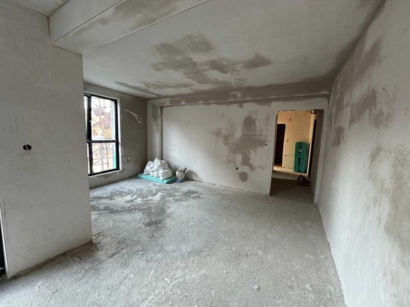 Тристаен апартамент в Пловдив, Мараша - 104 кв.м за 878 €/кв.м - Снимка #1