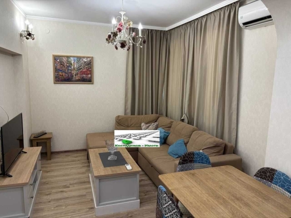 Дава се под наем Двустаен апартамент в Пловдив, Център - 60 кв.м за 497.25 € - Снимка #1