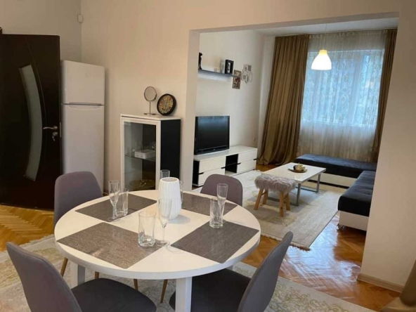 Дава се под наем Тристаен апартамент в Пловдив, Мараша - 120 кв.м за 423.81 € - Снимка #1