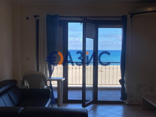 Двустаен апартамент в Царево - 74 кв.м за 793 €/кв.м - Снимка #1