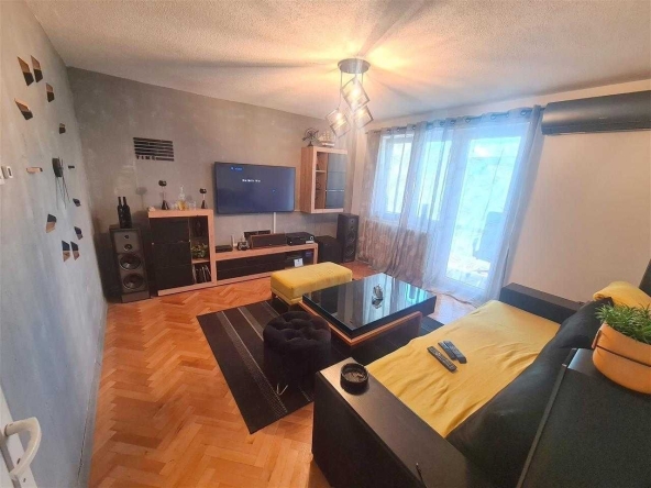 Дава се под наем Двустаен апартамент в София, Зона Б-18 - 55 кв.м за 561 € - Снимка #1