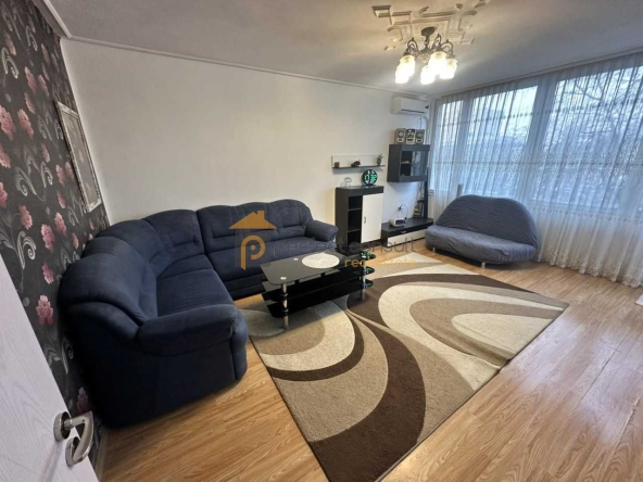 Дава се под наем Тристаен апартамент в Пловдив, Център - 90 кв.м за 498.27 € - Снимка #1