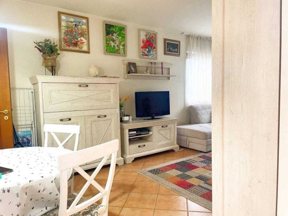 Тристаен апартамент в Варна, Център - 75 кв.м за 1870 €/кв.м - Снимка #1