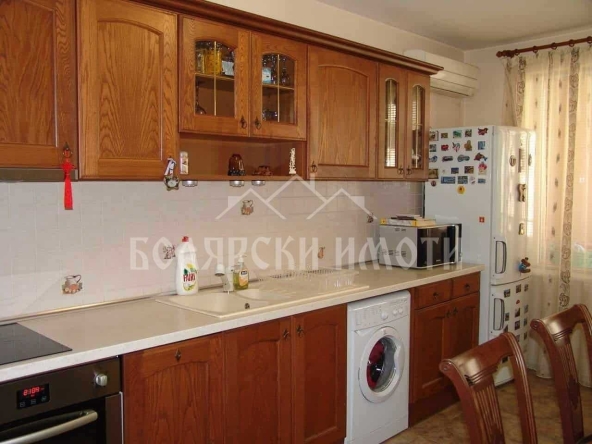 Дава се под наем Тристаен апартамент в Велико Търново, Колю Фичето - 75 кв.м за 448.8 € - Снимка #1