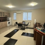 Дава се под наем Тристаен апартамент в София, Градина - 120 кв.м за 972.06 € - Снимка #1