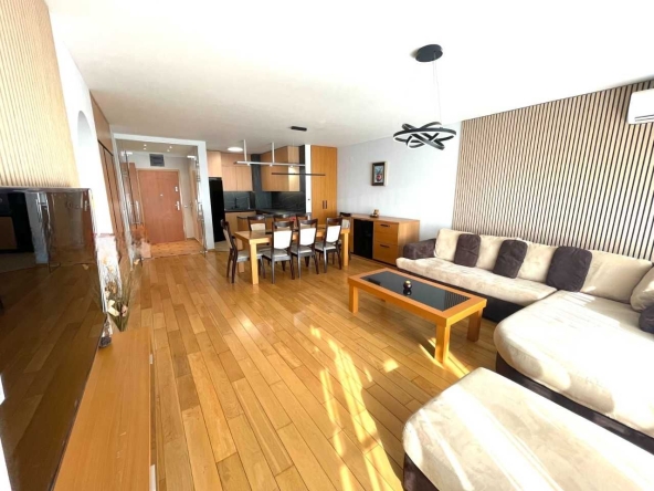 Дава се под наем Тристаен апартамент в София, Витоша - 111 кв.м за 896.58 € - Снимка #1