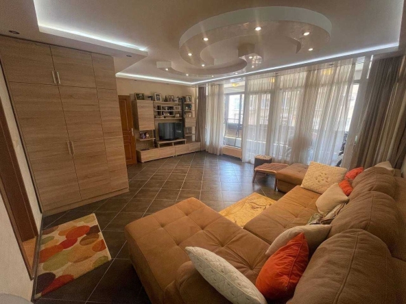 Тристаен апартамент в Бургас, Сарафово - 110 кв.м за 1206 €/кв.м - Снимка #1