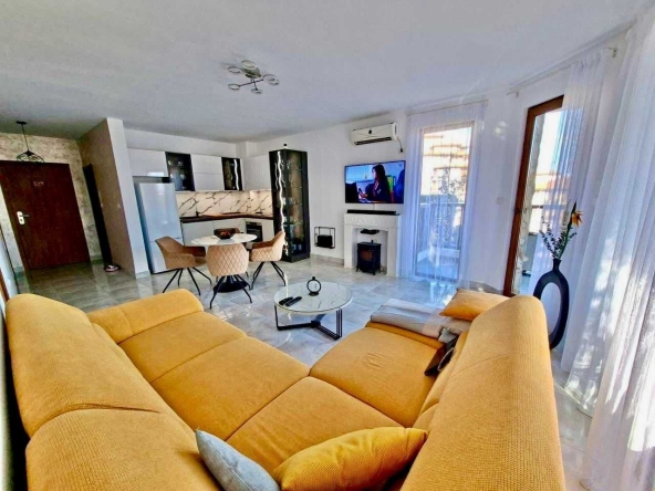 Тристаен апартамент в Свети Влас - 101 кв.м за 808 €/кв.м - Снимка #1