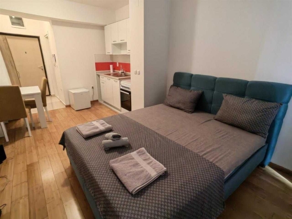 Дава се под наем Едностаен апартамент в Бургас, Лазур - 30 кв.м за 153 € - Снимка #1