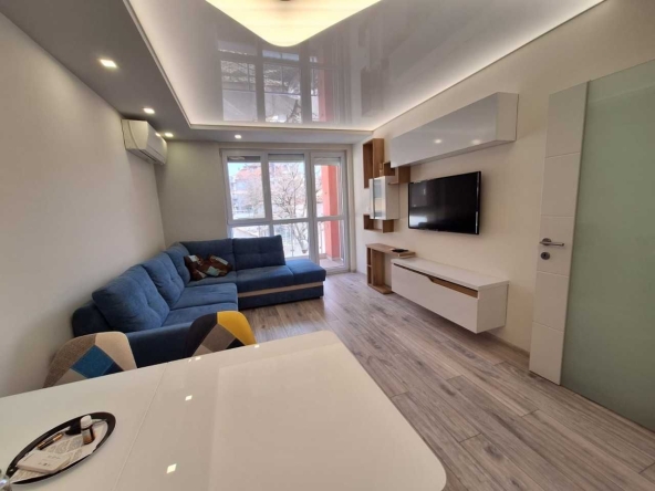 Двустаен апартамент в Пловдив, Изгрев - 69 кв.м за 1028 €/кв.м - Снимка #1