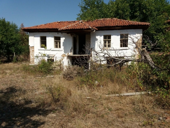 Къща в с. Бегово, Област Пловдив - 1020 кв.м за 60 €/кв.м - Снимка #1