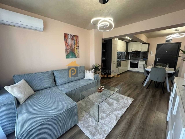 Двустаен апартамент в Пловдив, Център - 70 кв.м за 2258 €/кв.м - Снимка #1