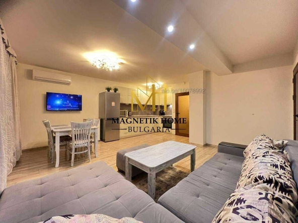 Дава се под наем Тристаен апартамент в Бургас, Център - 101 кв.м за 663 € - Снимка #1