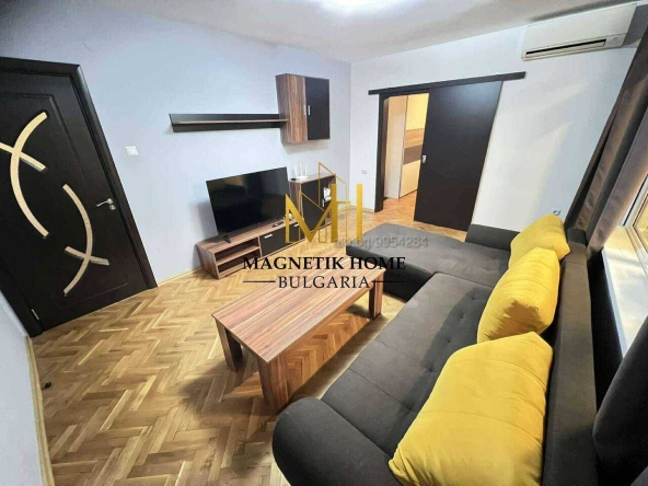 Дава се под наем Тристаен апартамент в Бургас, Лазур - 120 кв.м за 714 € - Снимка #1