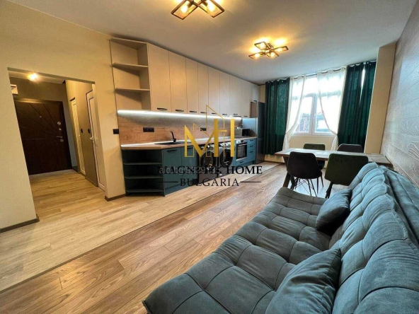 Дава се под наем Тристаен апартамент в Бургас, Лазур - 80 кв.м за 714 € - Снимка #1