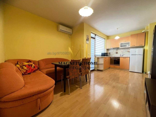 Дава се под наем Тристаен апартамент в Бургас, Изгрев - 84 кв.м за 484.5 € - Снимка #1