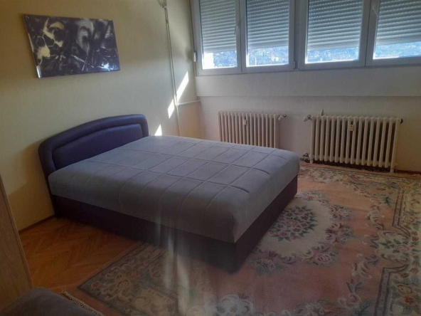 Дава се под наем Тристаен апартамент в Пловдив, Южен - 82 кв.м за 336.6 € - Снимка #1