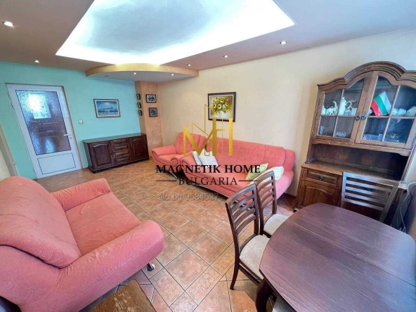 Дава се под наем Тристаен апартамент в Бургас, Лазур - 100 кв.м за 510 € - Снимка #1