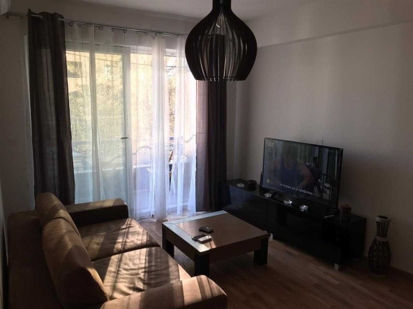 Дава се под наем Двустаен апартамент в Бургас, Център - 54 кв.м за 188.7 € - Снимка #1