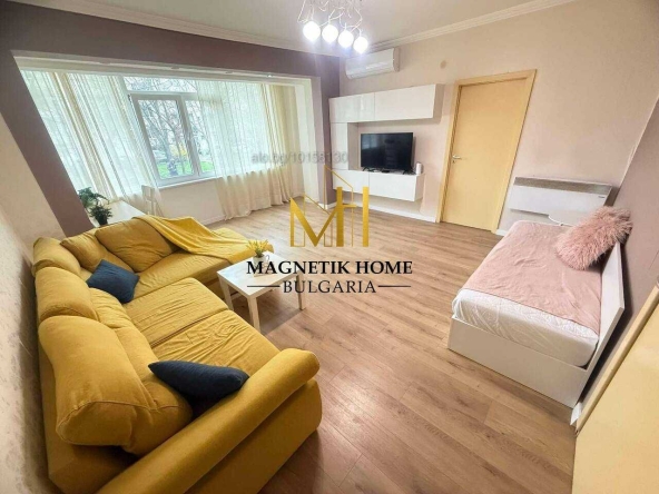 Дава се под наем Тристаен апартамент в Бургас, Лазур - 75 кв.м за 408 € - Снимка #1